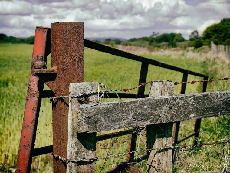 Rusty Gate at Kirkforthar, near Glenrothes - Analog Efex image